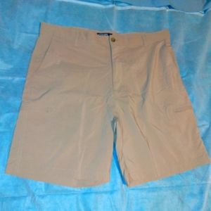 Chaps Golf Cargo Shorts With Pockets